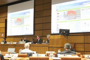 Presenting the UN-SPIDER Knowledge Portal to participants